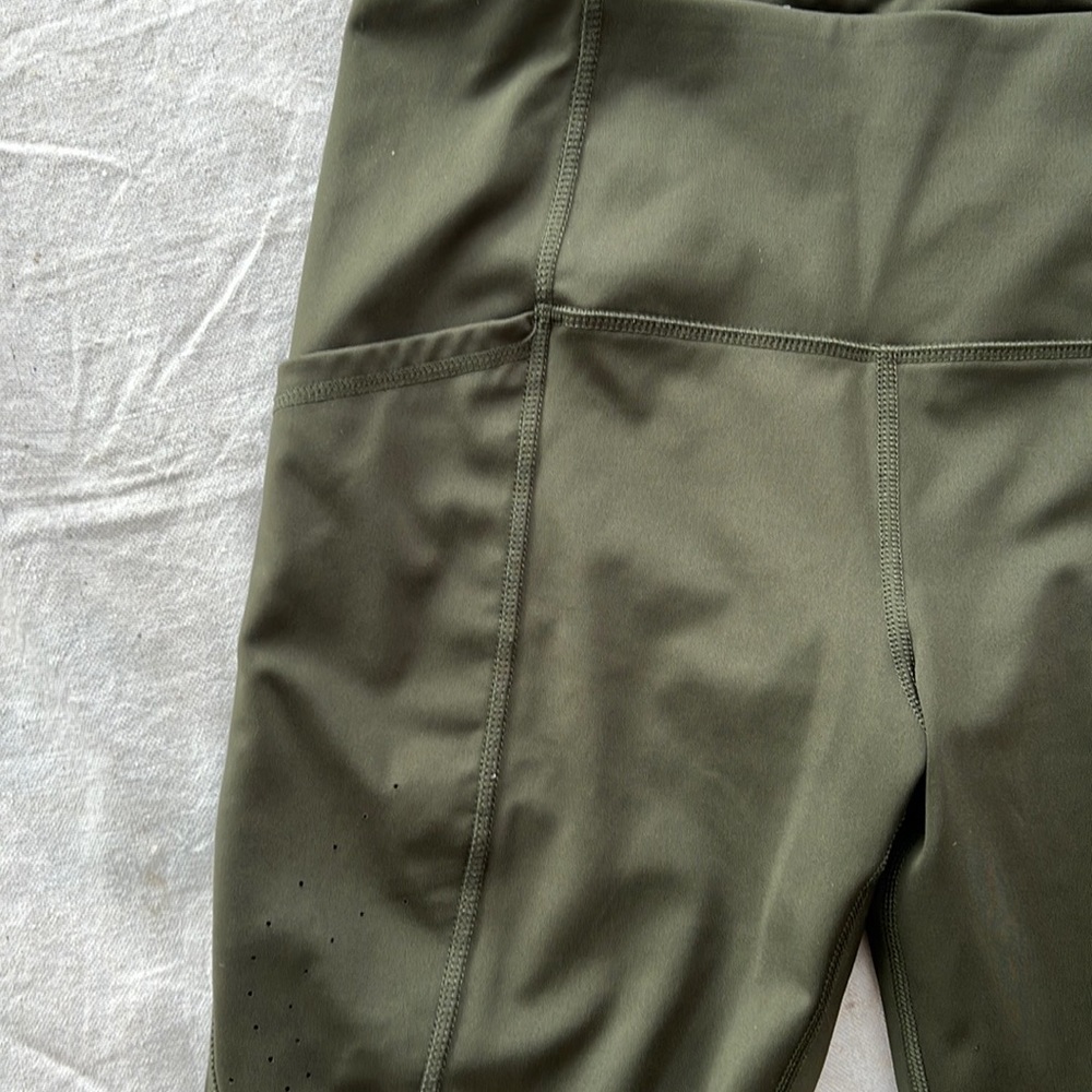 Like new Womens all in motion leggings. Medium - Picture 3 of 6